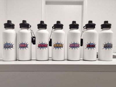 Botellas equipo Clínica Dental Gemma Farré
